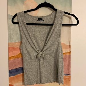 Knotted tie tank